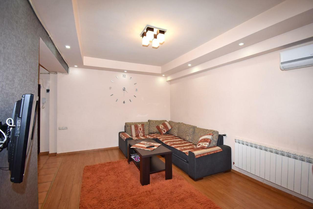 Apartments In Center Of Yerevan,Koghbatsi 1A Street المظهر الخارجي الصورة