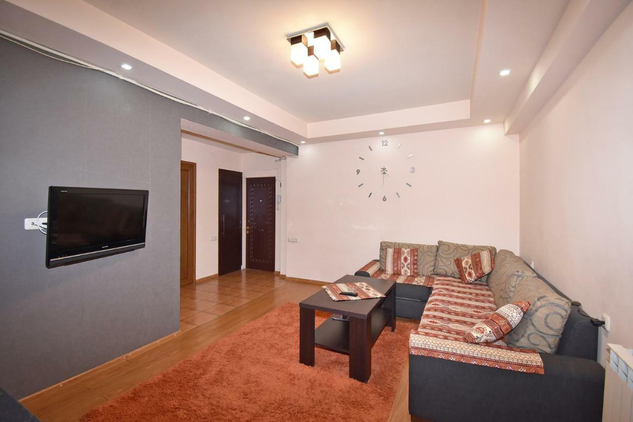 Apartments In Center Of Yerevan,Koghbatsi 1A Street المظهر الخارجي الصورة